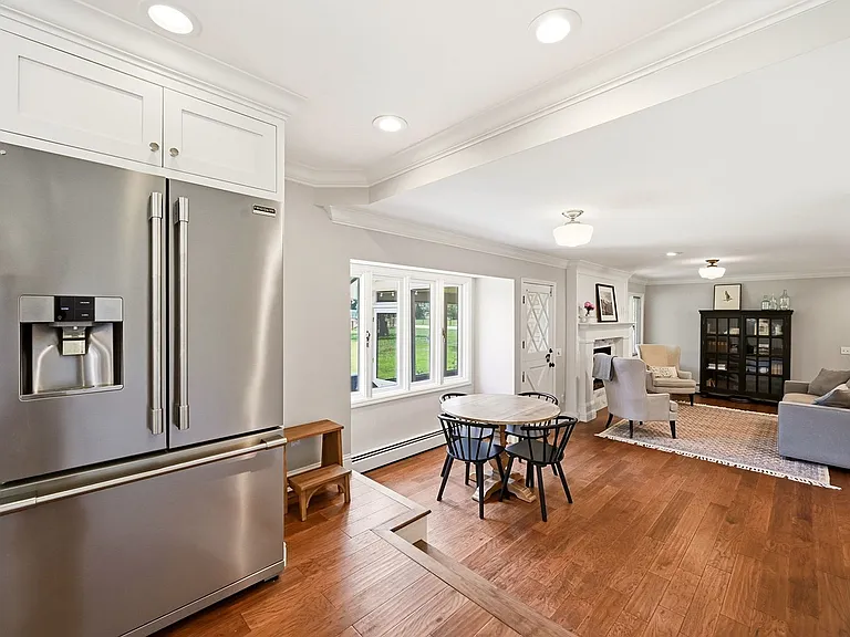 516 Country Ln — Photo 13
