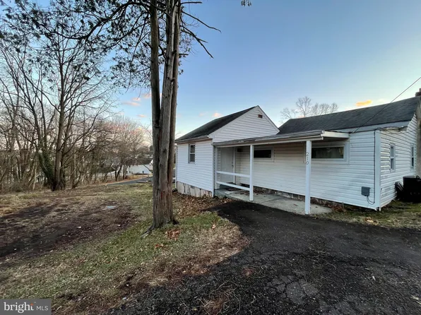 210 Brown St, Spring City, PA 19475