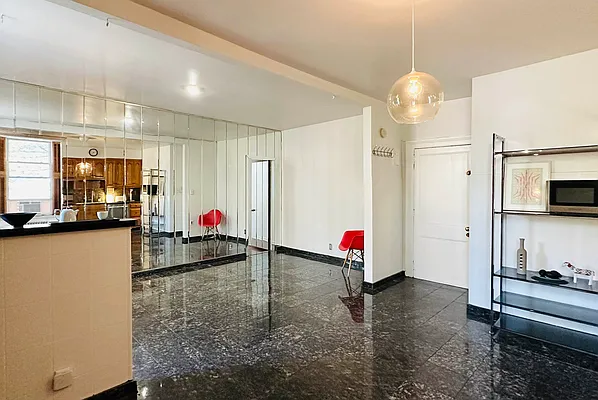 Rented by Capri Jet Realty Corp | media 22