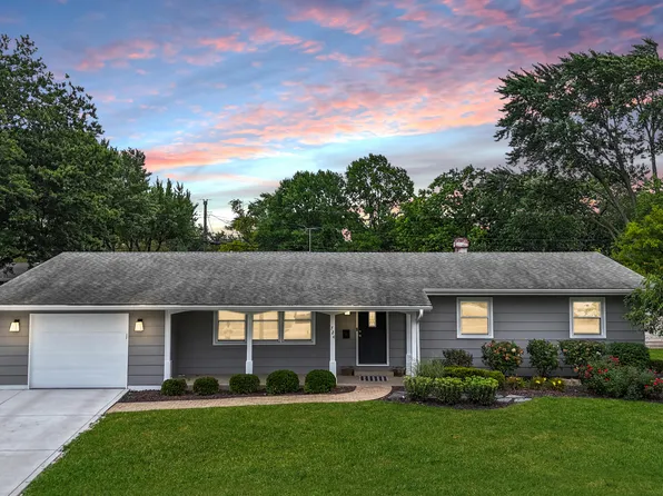 724 Pettibone St, Crown Point, IN 46307