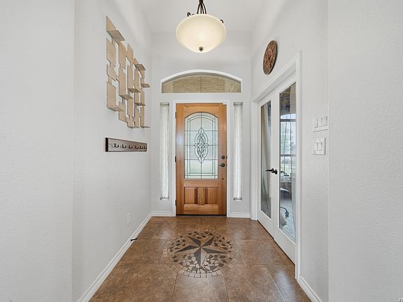 5th image of 152 CIRCLE SIX DR