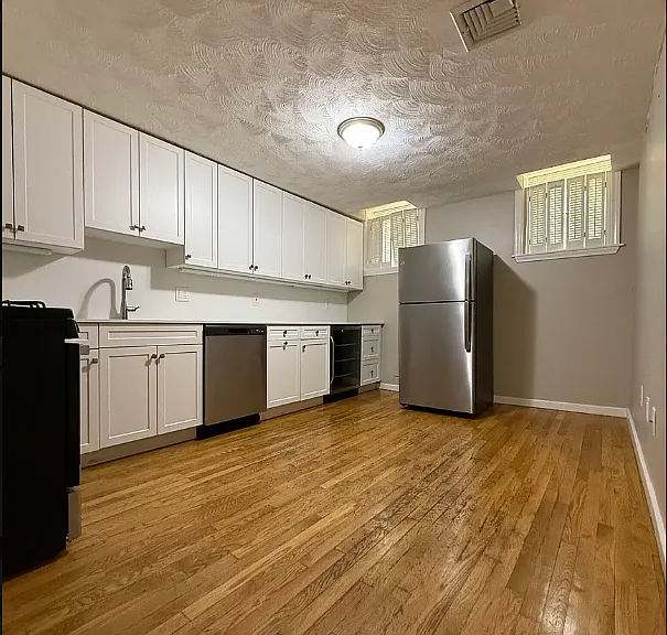 7 Medford St #1R — Photo 2