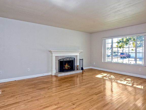 2nd image of 10034 Woodglen Vista Dr