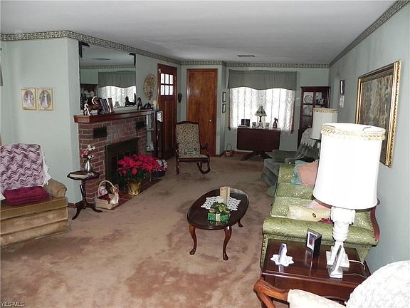 4th image of 4629 Middle Dr