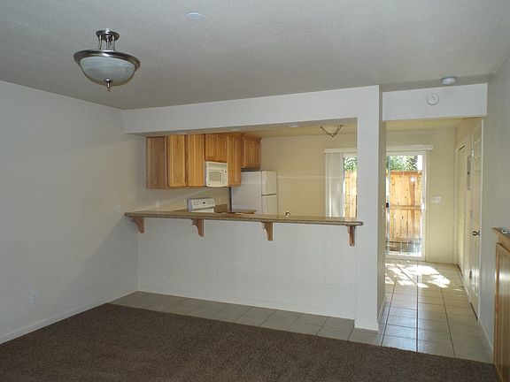 3rd image of 54 Cameo Dr #3