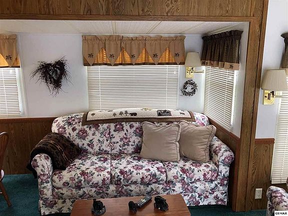 4th image of 4229 E Parkway Lot 201