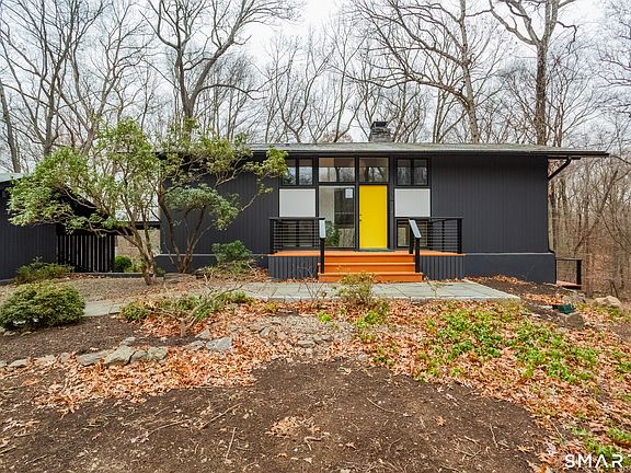 4th image of 27 Hackberry Hill Road