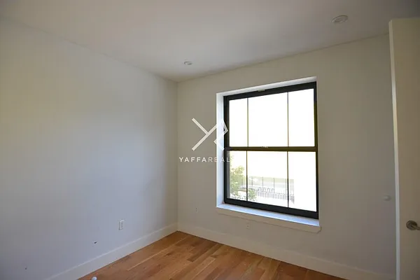 Rented by Yaffa Realty LLC | media 34