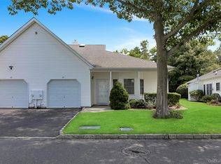 42 Oyster Cove Ln, Blue Point, NY 11715