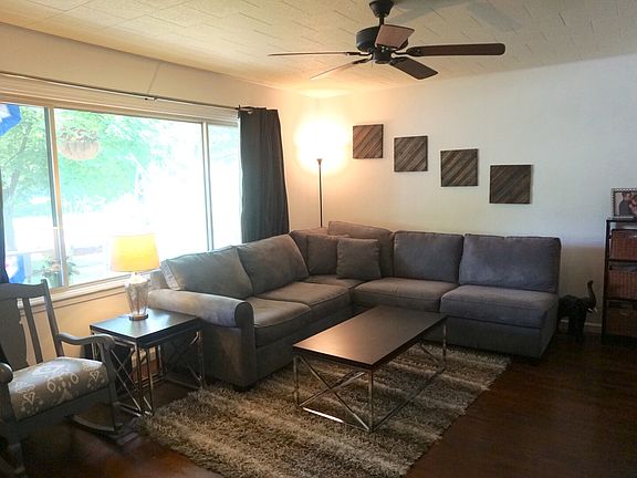 4th image of 1016 Oakwood Dr