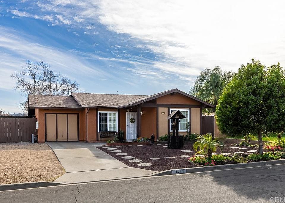 1st image of 831 Bayberry Ct