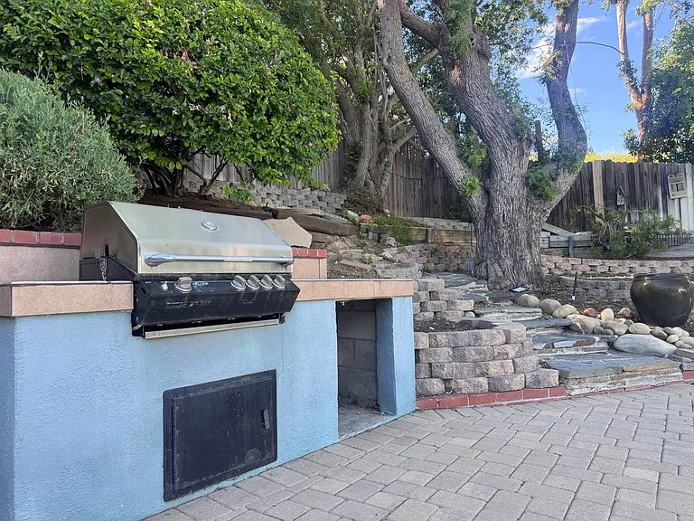 20305 Aetna St — Photo 7
