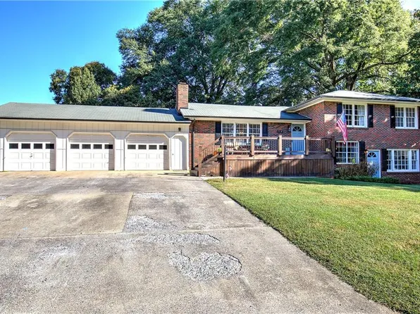 115 Davis Dr, Cartersville, GA 30120