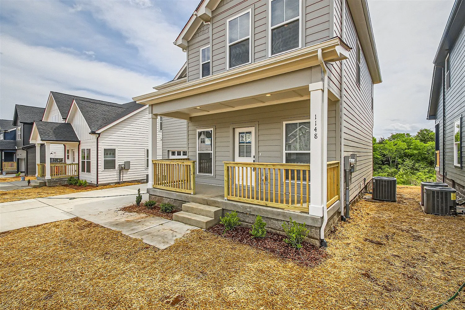 4 bed, 2.5 bath, 1834 sqft, $2,500 — Photo 2