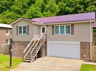 63 Meta Ln, Pikeville, KY 41501