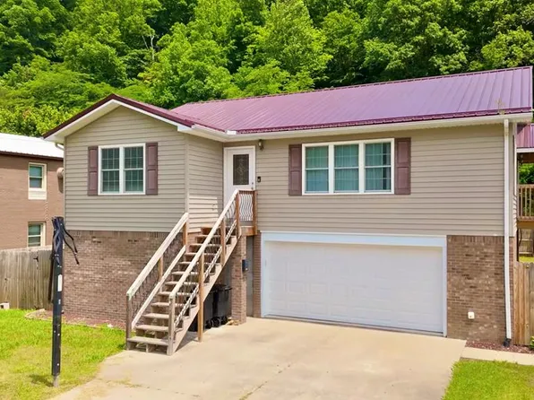 63 Meta Ln, Pikeville, KY 41501