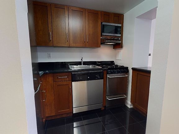 3rd image of 1 Astor Pl APT 6d