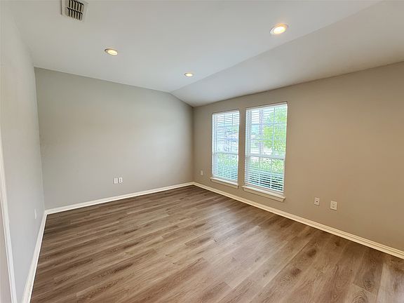 3rd image of 4614 W Lake Highlands Dr