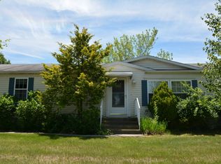 26 Willow Dr, Belvidere, NJ 07823
