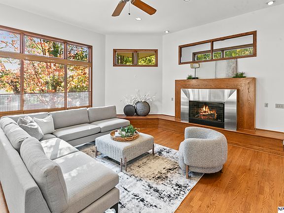 5th image of 10815 Shirley St