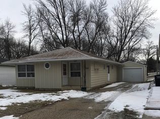 212 E 3rd St, Lake Park, IA 51347
