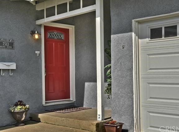4th image of 7513 Amestoy Ave