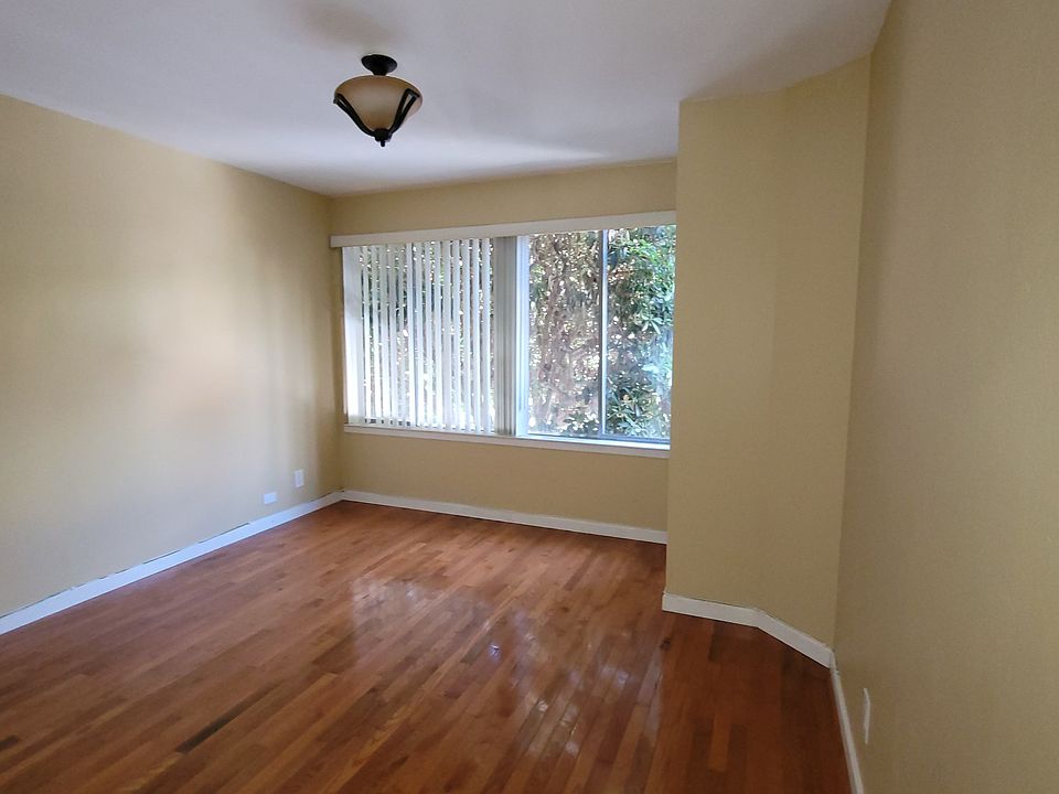 1st image of 25 Sharon St APT 3