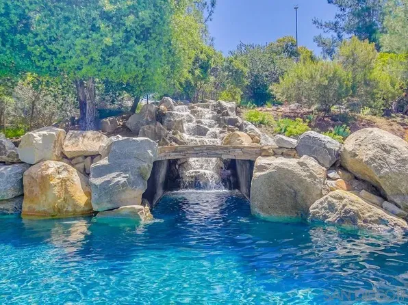 830 Midway Dr, Alpine, CA 91901