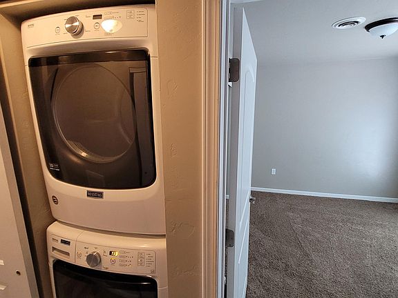 3rd image of 410 W Winneconne Ave APT C