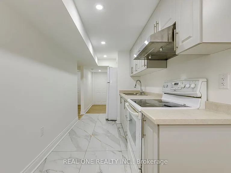 655 Paragon Pl E #BASEMENT — Photo 4