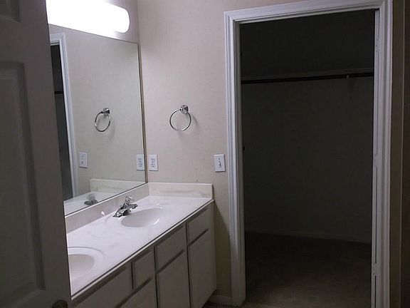 4th image of 2815 Kings Crossing Dr APT 109