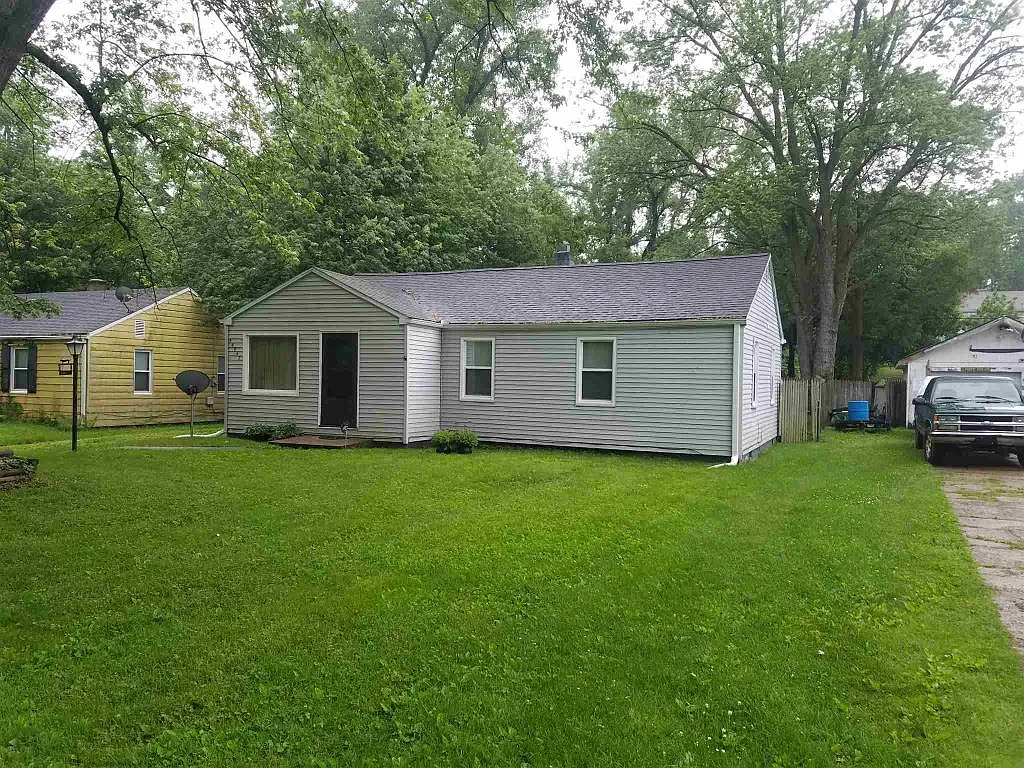 54047 Maple Lane Ave photo 1