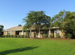 202 Newitt Vick Dr, Vicksburg, MS 39183