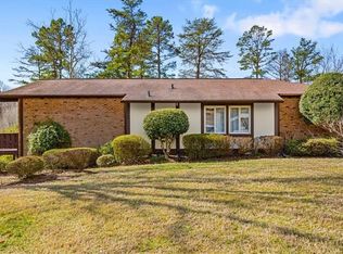 1101 Gatehouse Rd, High Point, NC 27262