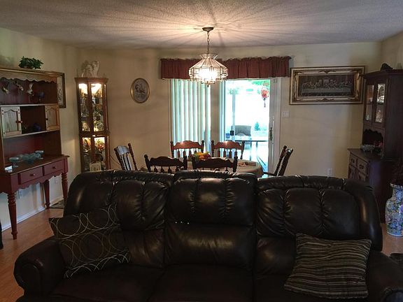 5th image of 905 E Norristown Cir