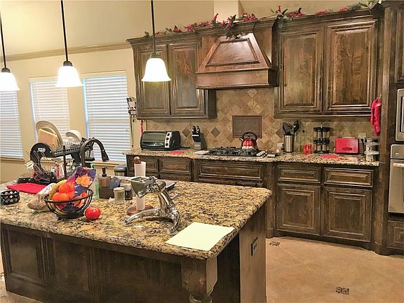 2nd image of 7823 Glen Hollow Ln