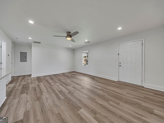 5th image of 3940 Forrest Ct