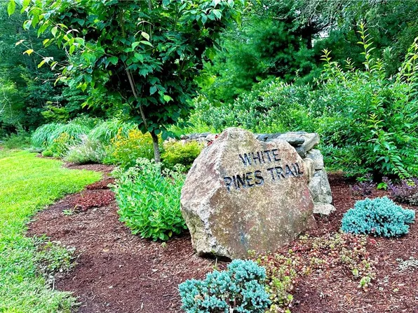 3 White Pines Trl, Charlestown, RI 02813