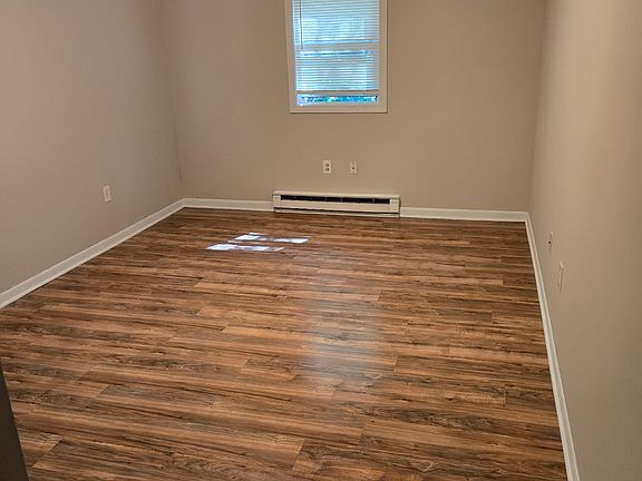3rd image of 15 Apple Valley Pkwy #10A