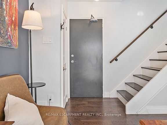 2nd image of 469 Claridge Rd #5