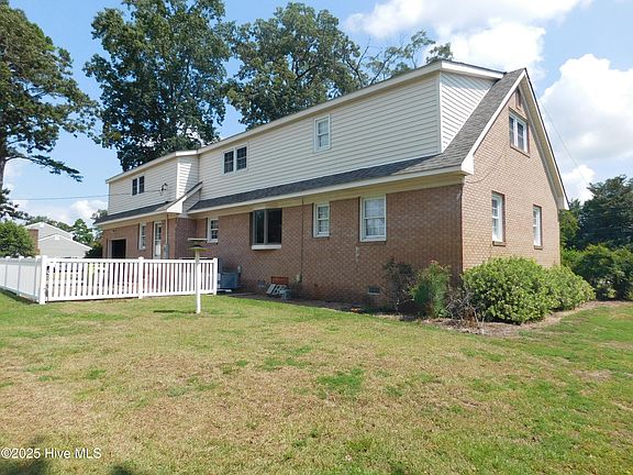 5th image of 509 W Wilson Creek Dr