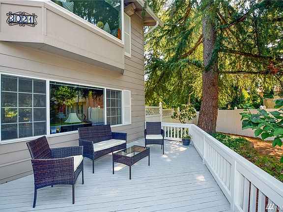 2nd image of 3021 NE 193rd St