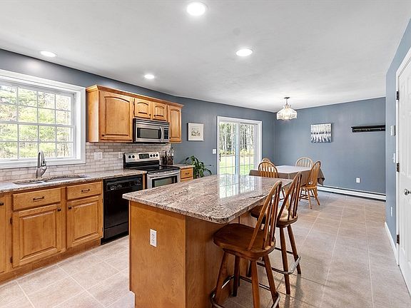 5th image of 33 Woodland Dr