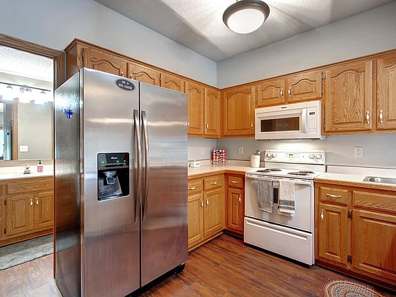 4th image of 601 2nd St NW