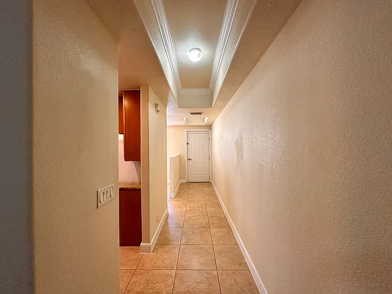 325 NE 23rd Ave #24 — Photo 5