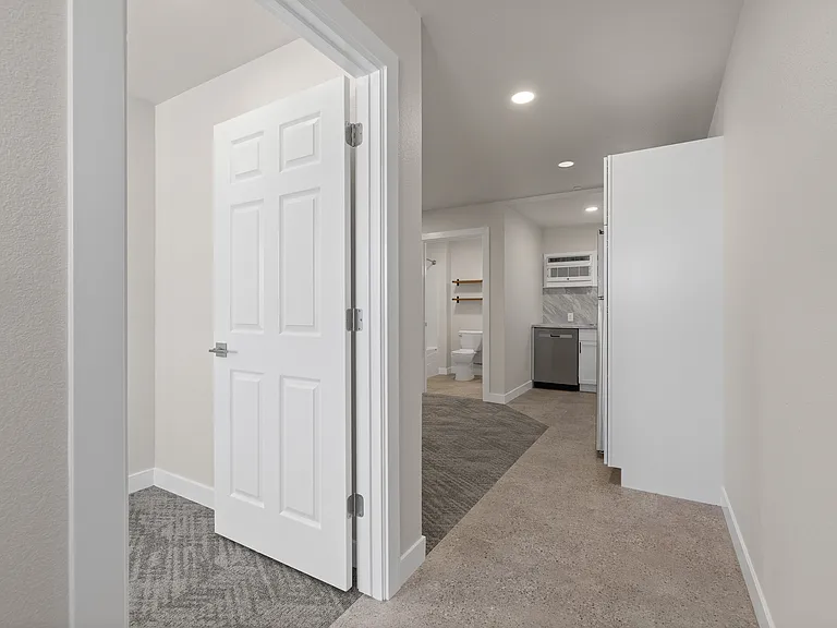 Ponderosa Apartments — Photo 13