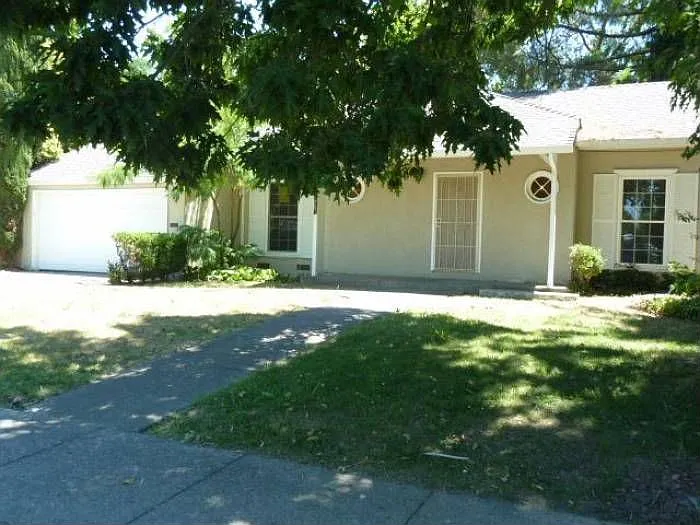 7075 Demaret Dr photo 1
