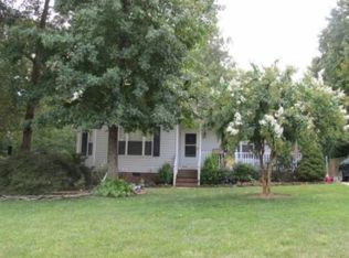 712 Stinson Ave, Holly Springs, NC 27540