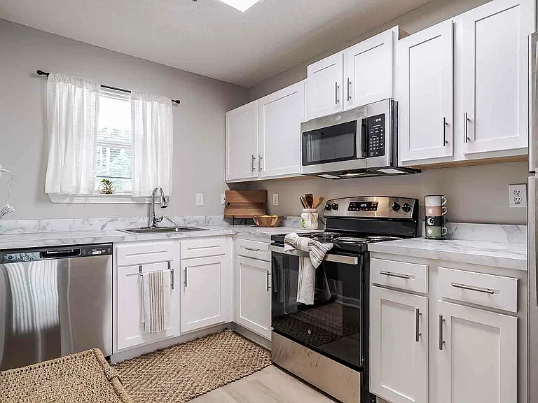 The Townhomes at River Club — Photo 7