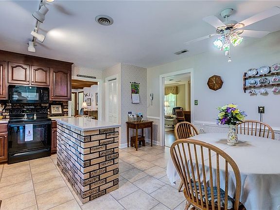 4th image of 7335 Hidden Lake Estate Dr